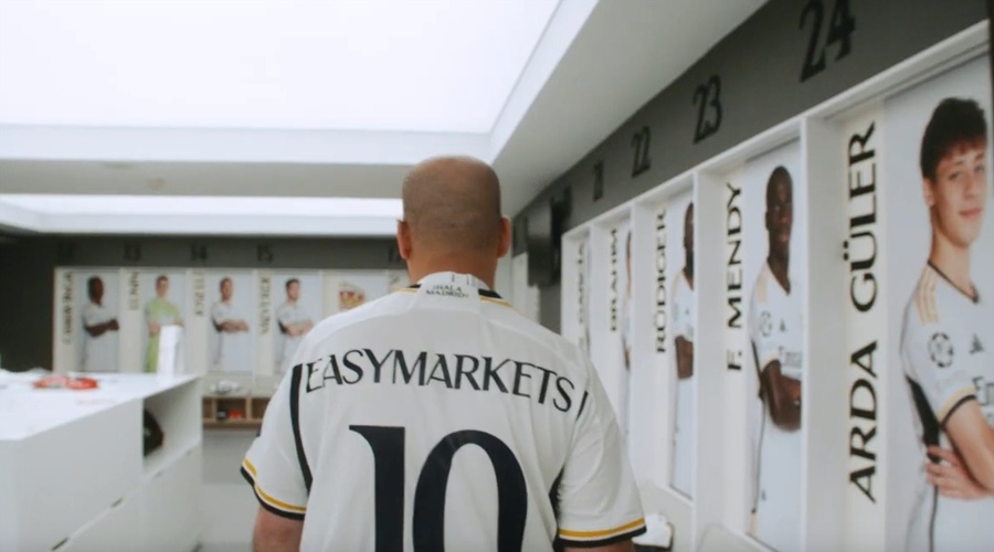 “198万现金藏拉杆箱里带回家”，一落马官员受贿细节曝光